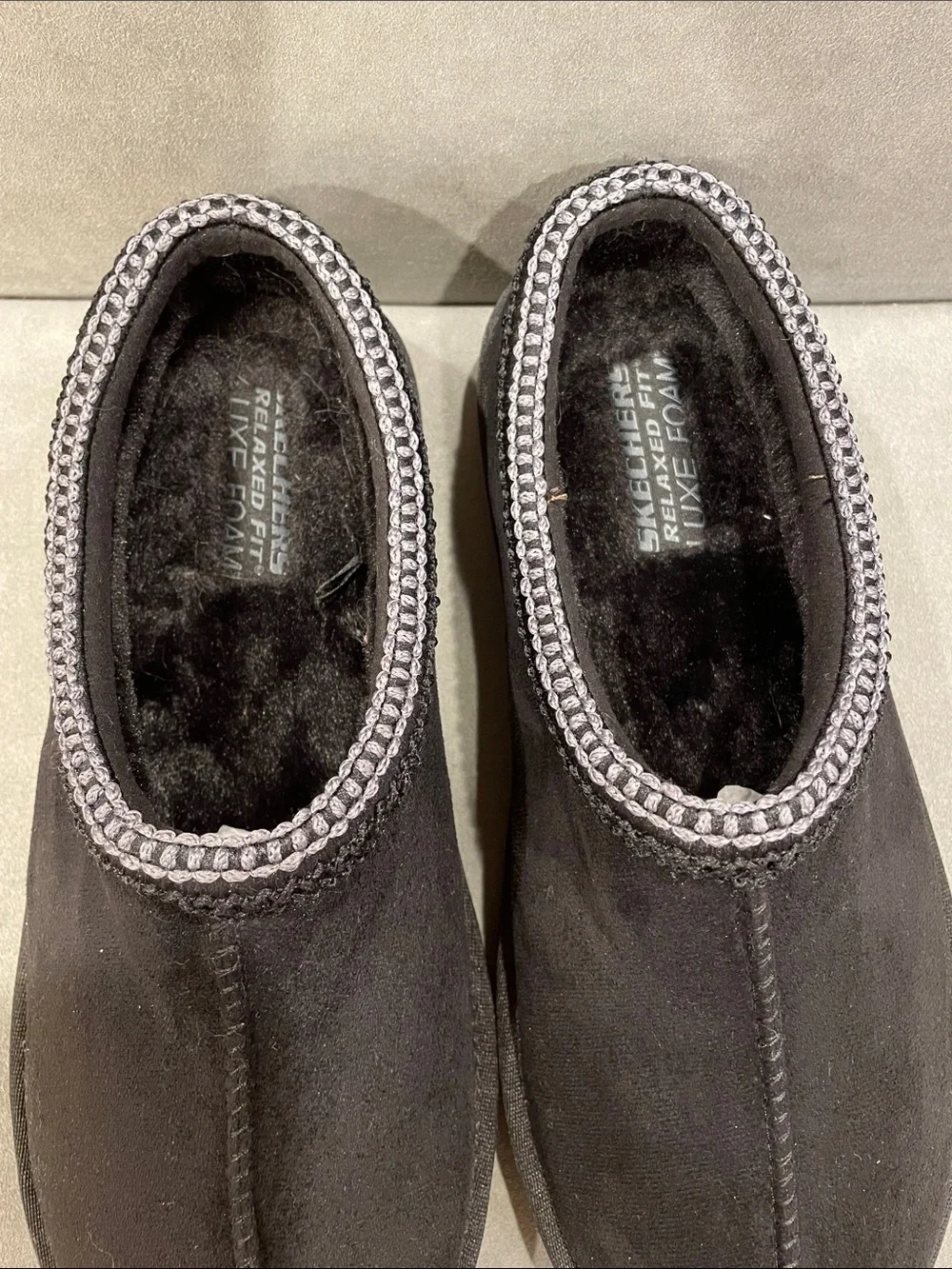 Skechers Black Faux-Suede Mule Slippers Renten Ulrich Mens 9 - Women’s 10.5